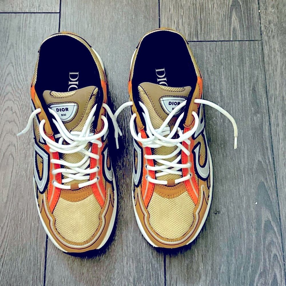 Men’s Christian Dior sneaker.